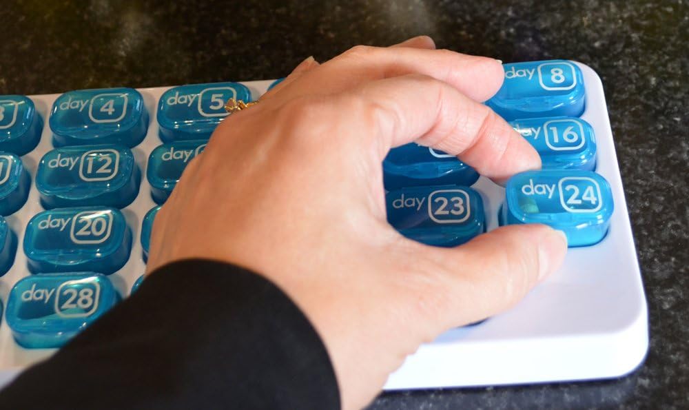 31-day-monthly-pill-organizer-with-pop-o-4.jpg