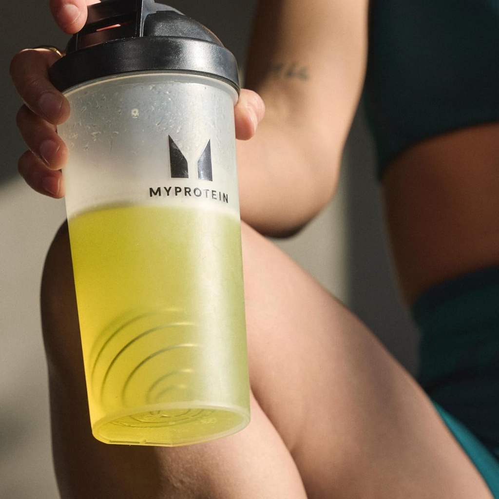 myprotein-clear-whey-isolate-protein-pow-5.jpg