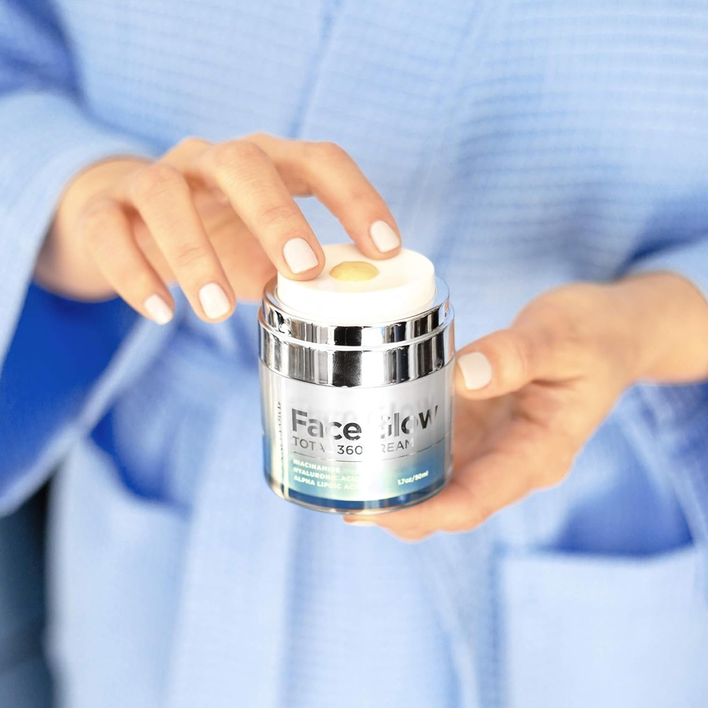 face-glow-total-360-cream-with-alpha-lip-6.jpg