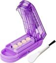 JohnBee Pill Cutter Splitter voor kleine en kleine pillen. Verstelbare pil splitter Snijdt nauwkeurig meerdere pillen in een keer. Sharp Blade met veiligheidsbescherming. Non-Slip Siliconen Rand (Donker Paars)
