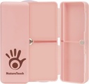 NatureTouch Pill Organizer, 7 Compartments Pill Case, Portable Pill Box voor vrouwen en mannen, Portable Folding Pill Dispenser met Dual Lid voor pillen/Vitamine/Vish Oil/Supplements - Pink Box