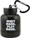 ONMYWHEY - Proteïnepoeder en supplement Funnel sleutelhanger, draagbare to-go container voor de sportschool, trainingen, fitness, & Travel - TSA goedgekeurd, Wei Hard spelen Hard